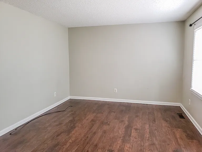 723 Skycliff Ct — Photo 8