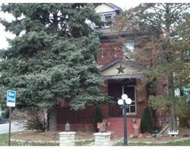 2701 Main St photo 1