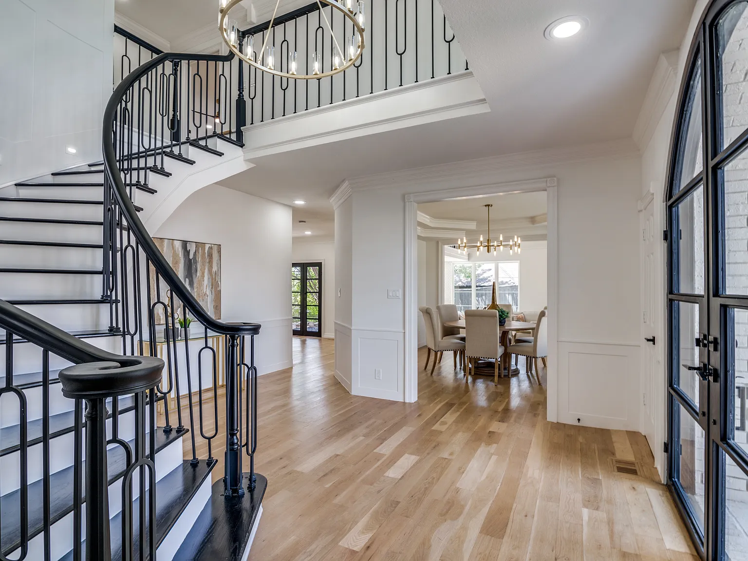 4 bed, 3.5 bath, 3507 sqft, $6,900 — Photo 4