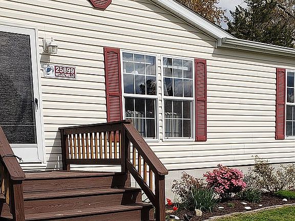 4th image of 25899 Pear St