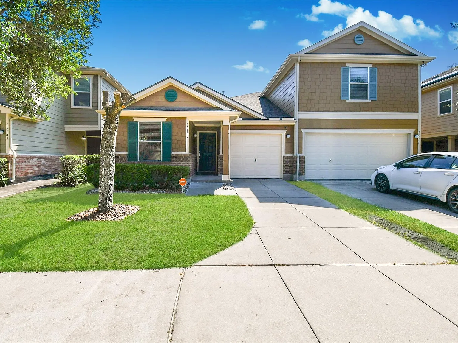 2 bed, 2.0 bath, 1212 sqft, $1,700 — Photo 3