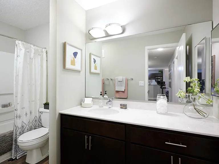 Valley Creek Apartments — Photo 19