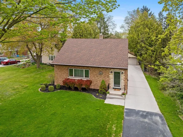 3706 Michigan AVENUE, Manitowoc, WI 54220