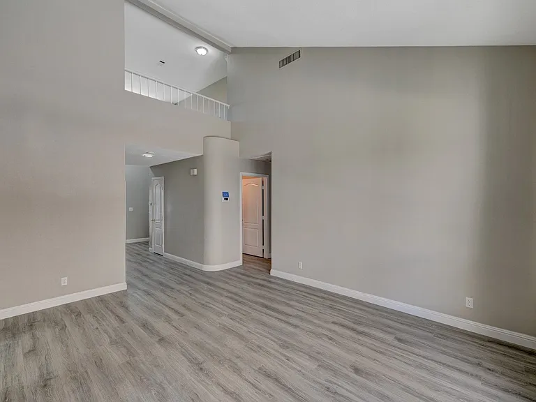 9421 Valley Hills Ave — Photo 7