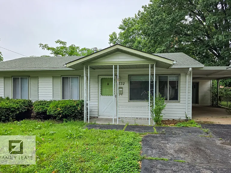 732 Saint Nicholas Dr — Photo 2