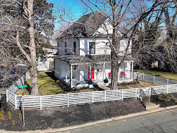5th image of 701 Eva St
