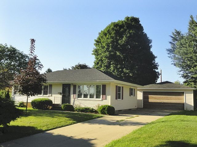 1st image of 613 Hillcrest Dr