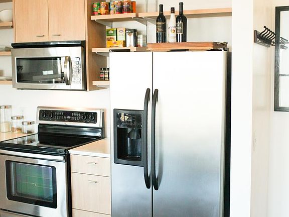 Kitchen Area - Stainless steel appliances