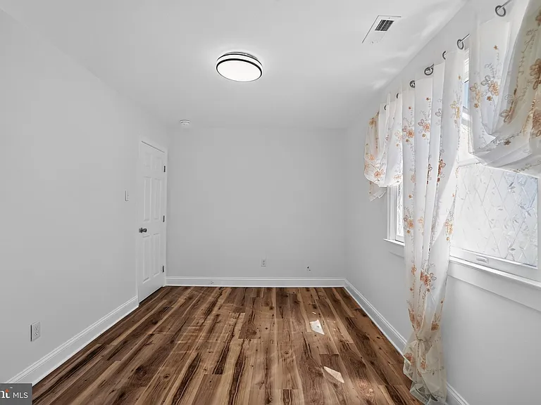 137 Walker Ln — Photo 18