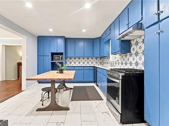 4th image of 2033 Cardell Rd
