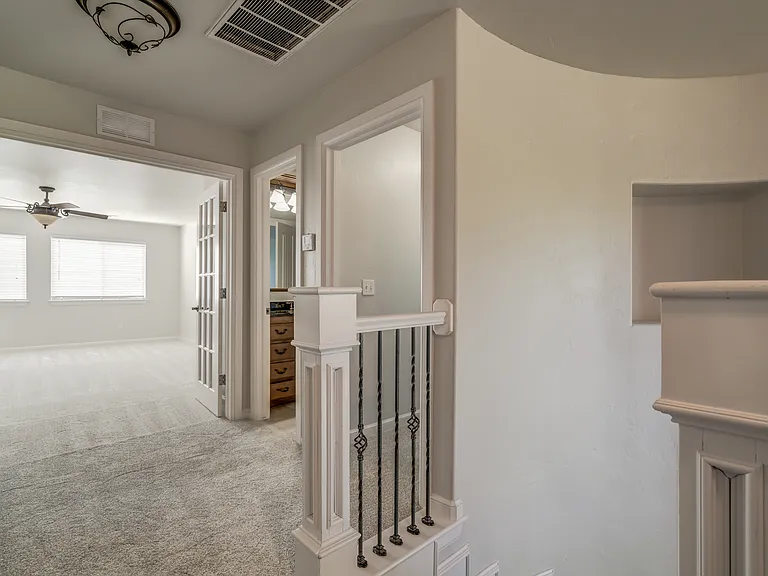 22525 Lindy Ter — Photo 60