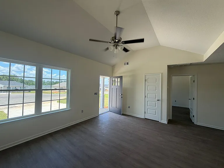 513 Nickies Way — Photo 2
