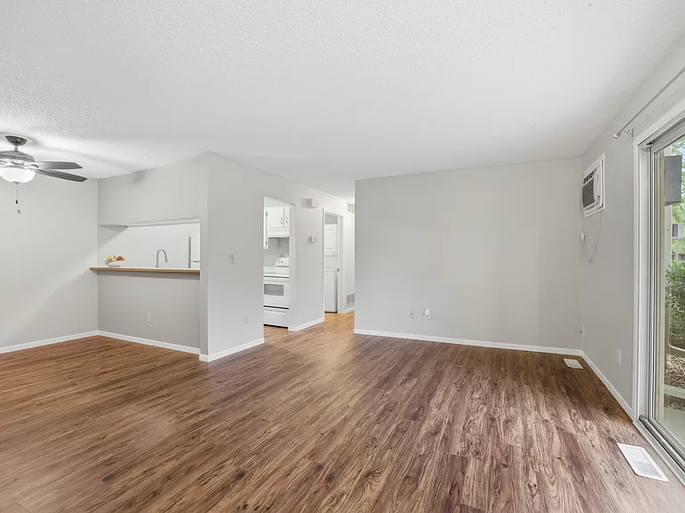 8856 Jasmine Ln — Photo 5