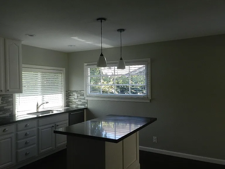 25261 Arcadian Ave — Photo 8