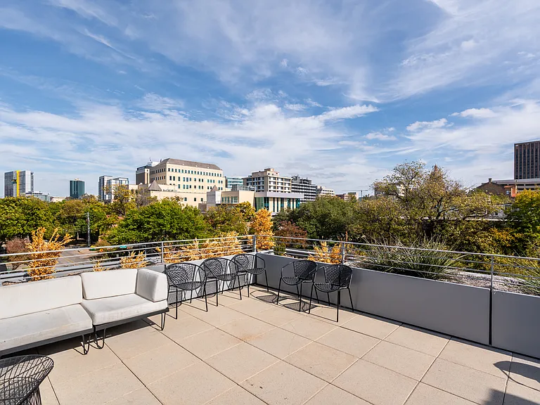 The Capitol Living — Photo 11