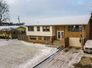 109 S Griffin St, Grant Park, IL 60940