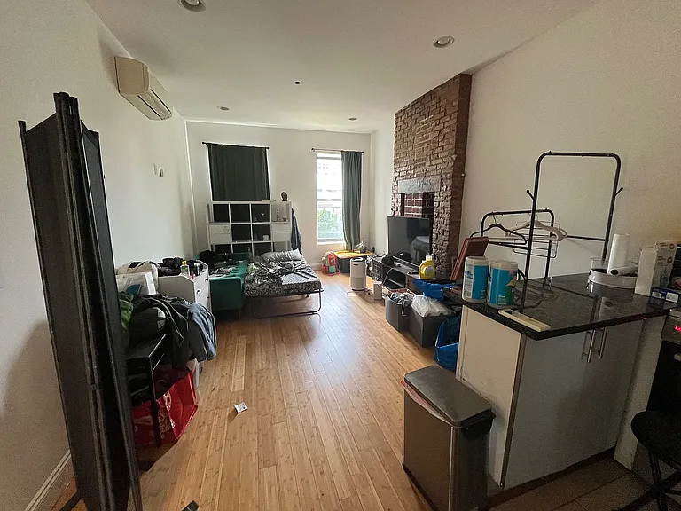 196 Macdougal St #3-R — Photo 1