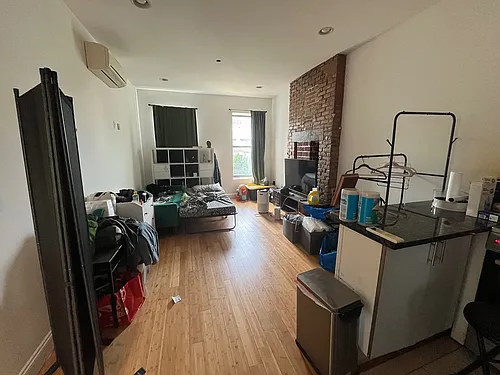 196 Macdougal St #3-R Photo 1