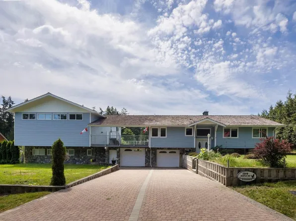 1219 Maple Ave N, North Saanich, BC V8L 5P7
