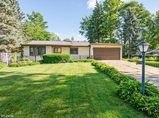 213 Fairway Rd, Carpentersville, IL 60110