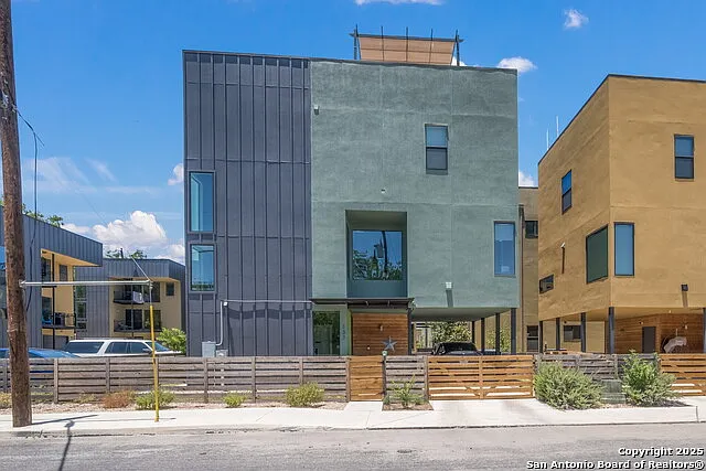 137 Lotus St — Photo 23