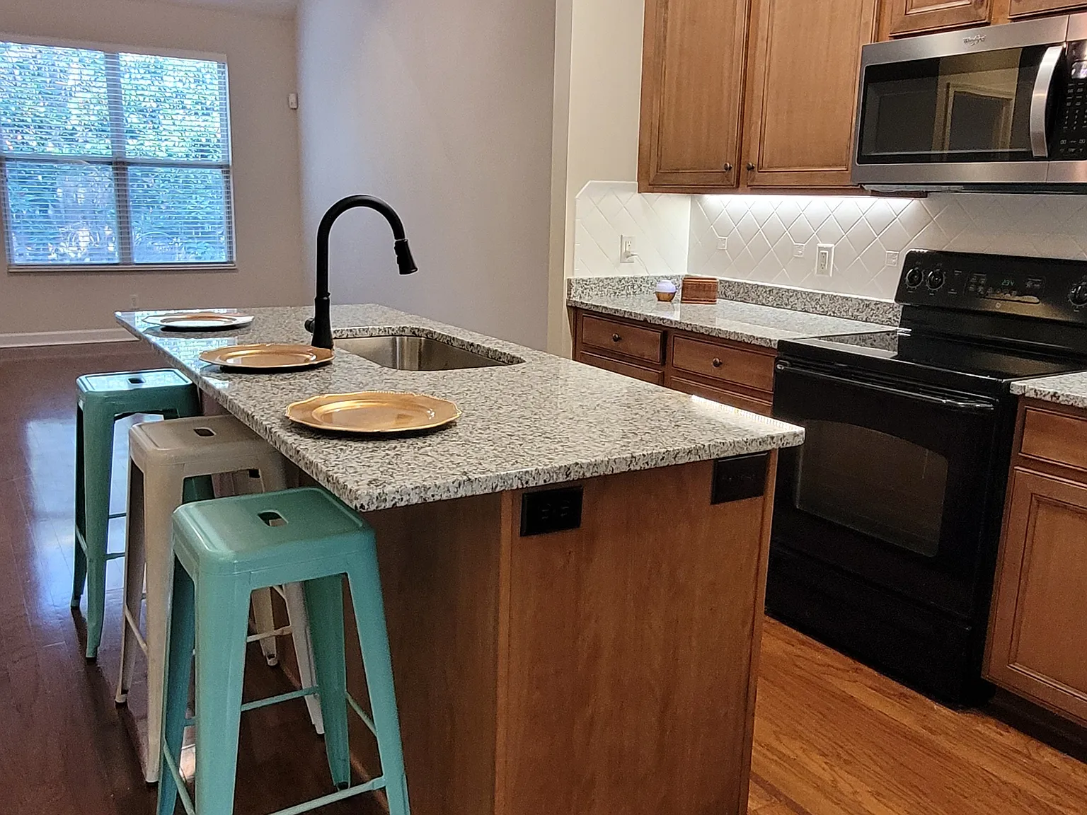 Newly renovated 3BR/2.5BA Townhome in Truxton Village — Photo 1