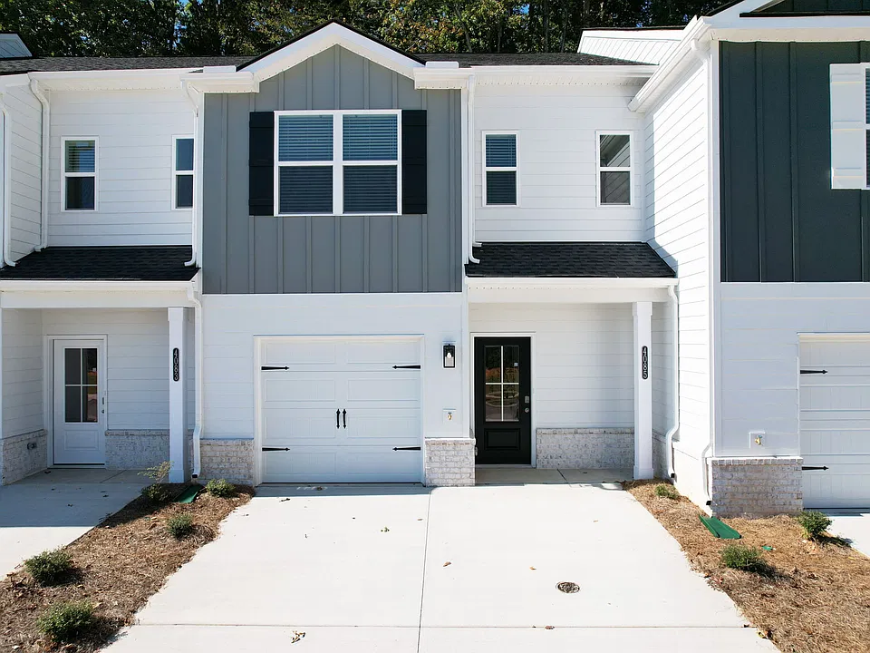 4085 Belcourt Dr NE