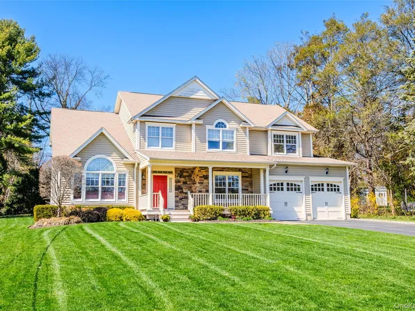 45 Cannon Court, Huntington, NY 11743