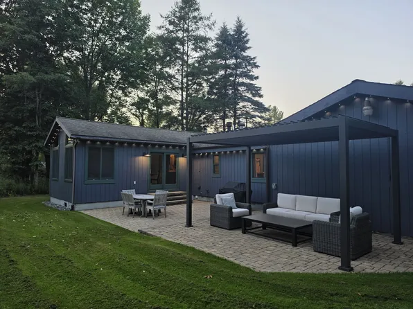 167 Caberfae Ln, Cadillac, MI 49601