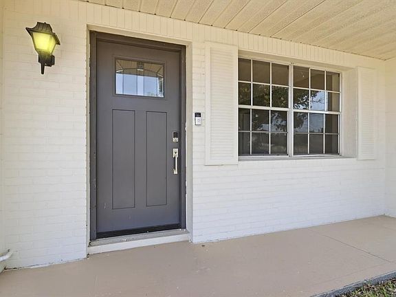 3rd image of 5188 Woodridge Ln