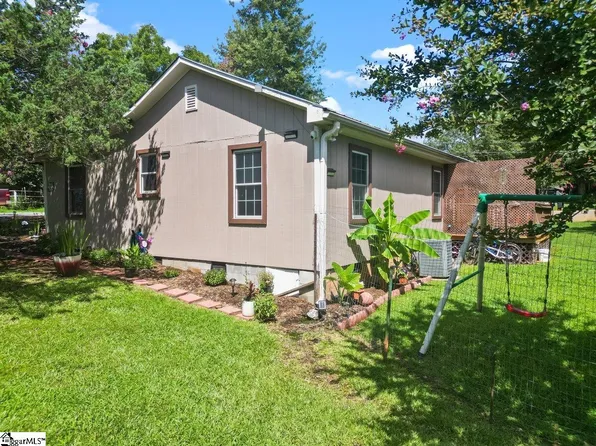 303 Hunter St, Seneca, SC 29678