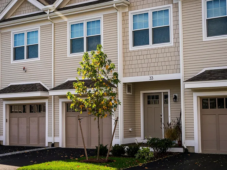 Townhomes at 285 — Photo 25
