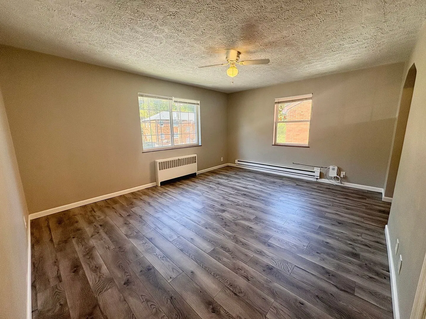 Studio, 1.0 bath, $800 — Photo 2