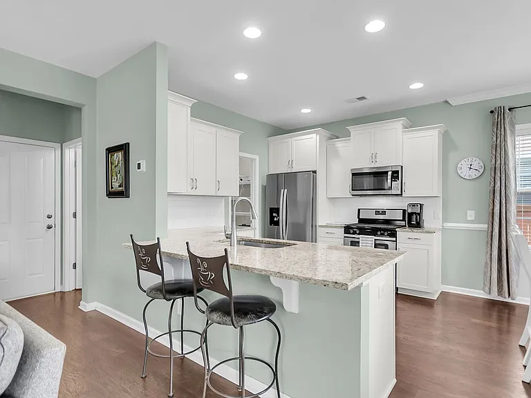 534 Alderly Dr — Photo 13