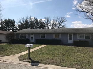 802 Deerfield Rd, Chatham, IL 62629