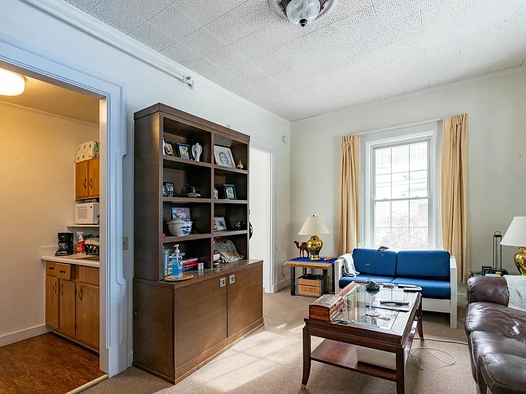 359 Maple St #2 — Photo 4