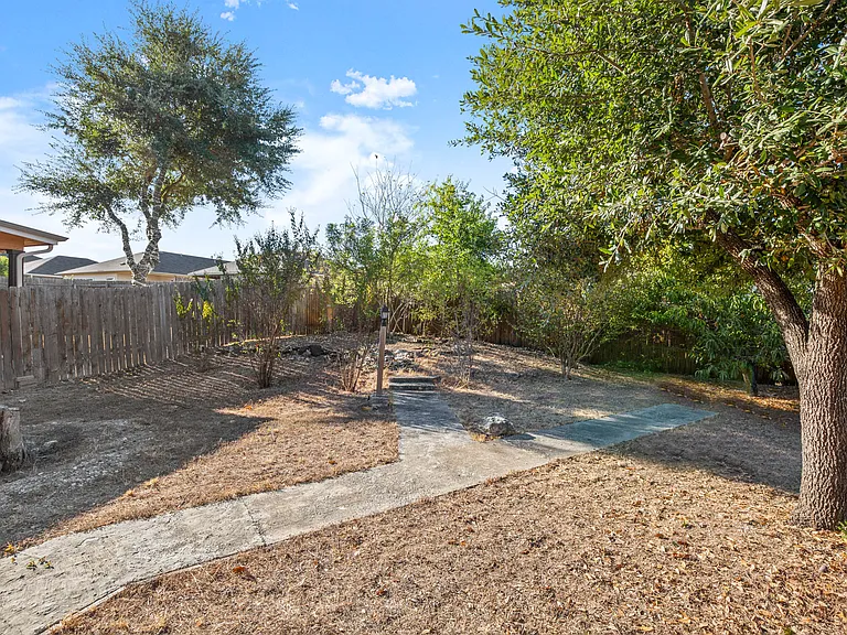 2011 Monica Ln — Photo 24