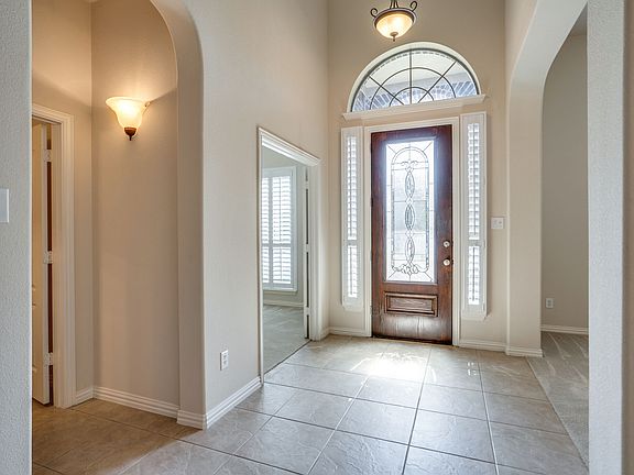 3rd image of 7747 Ivanhoe Dr