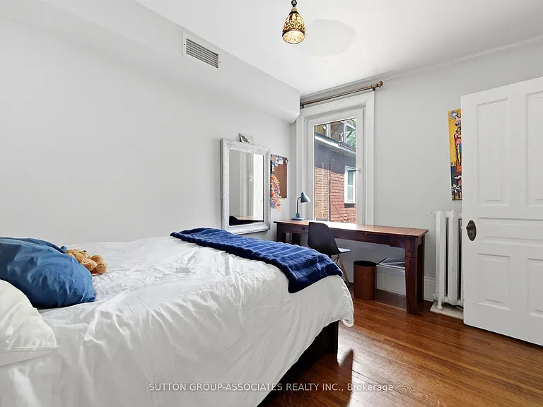 33 Albany Ave — Photo 31