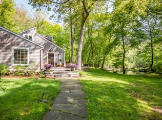 241 Indian Hill Rd, West Tisbury, MA 02575