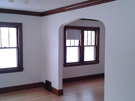 2nd image of 741 Albert St N