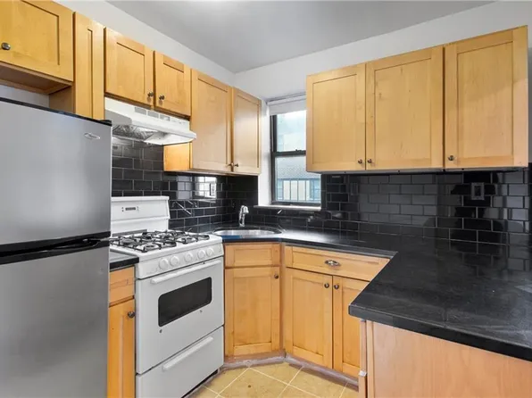 129 Beach 118th Street image 6 of 11