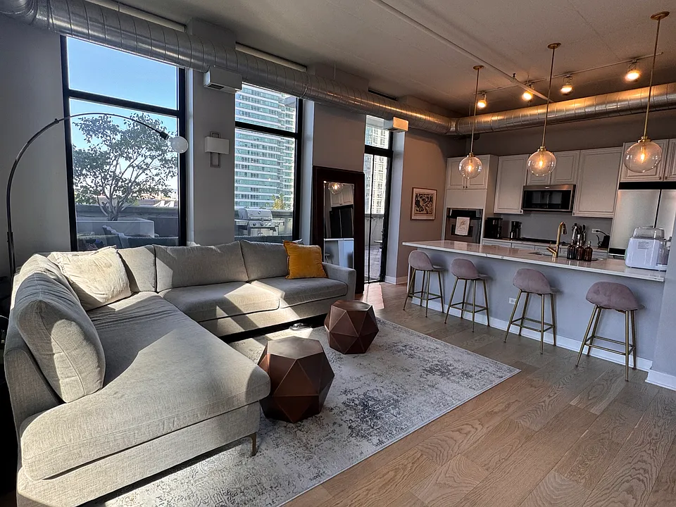 740 W Fulton St #514