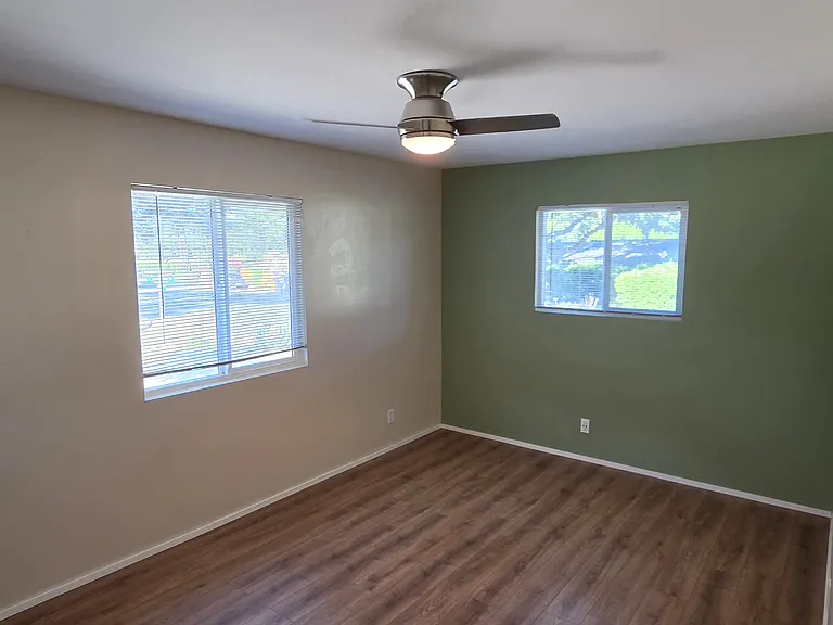 819 Cambon Cir — Photo 27