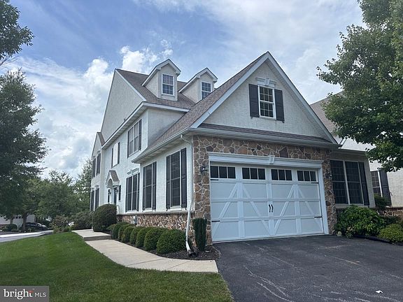 2nd image of 1 Robert Ct