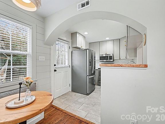 5th image of 231 Wakefield Dr APT A