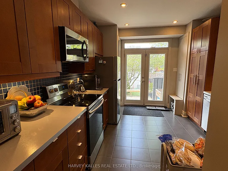 288 Roselawn Ave — Photo 3