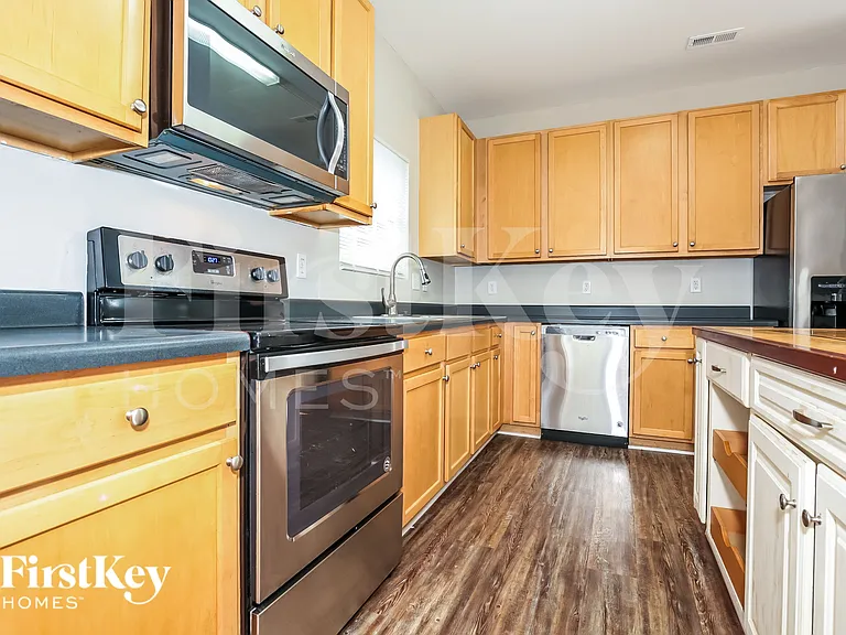 1531 Pecan Ln — Photo 8