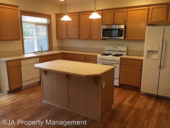 5th image of 4411 143rd St SW