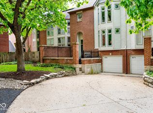 575 Lockerbie Cir S, Indianapolis, IN 46202